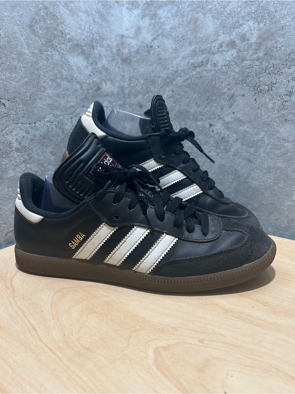 Adidas Samba Classic in core black and cloud white mens size 7.5